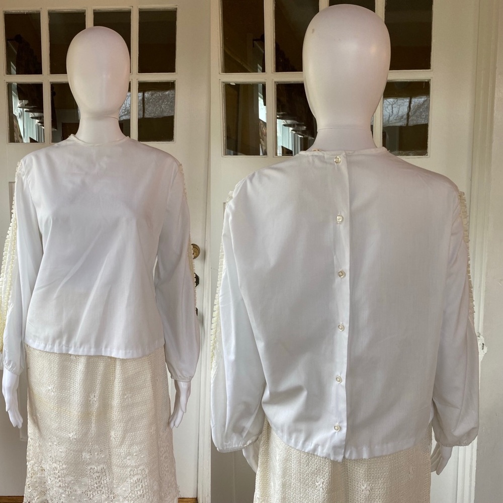 Vintage 60s women’s white long sleeve shirt